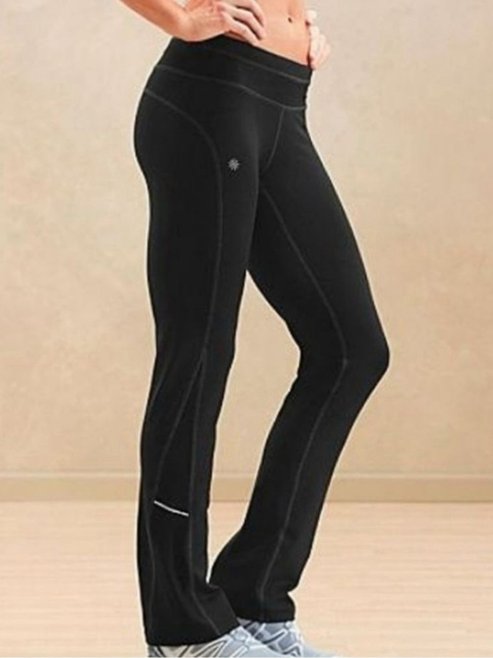 Athleta black roundabout leggings pants wide leg active button M yoga